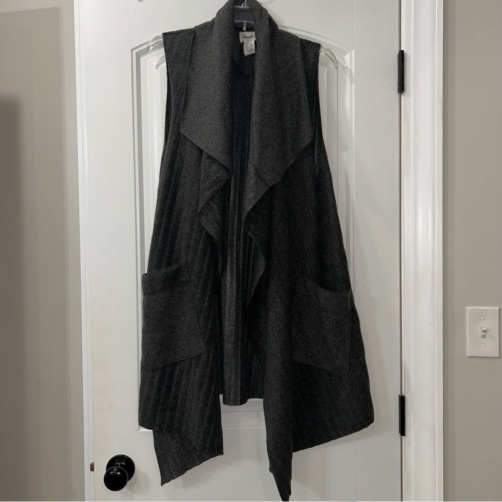 Moda Dark Gray Sleeveless Vest Women’s One Size